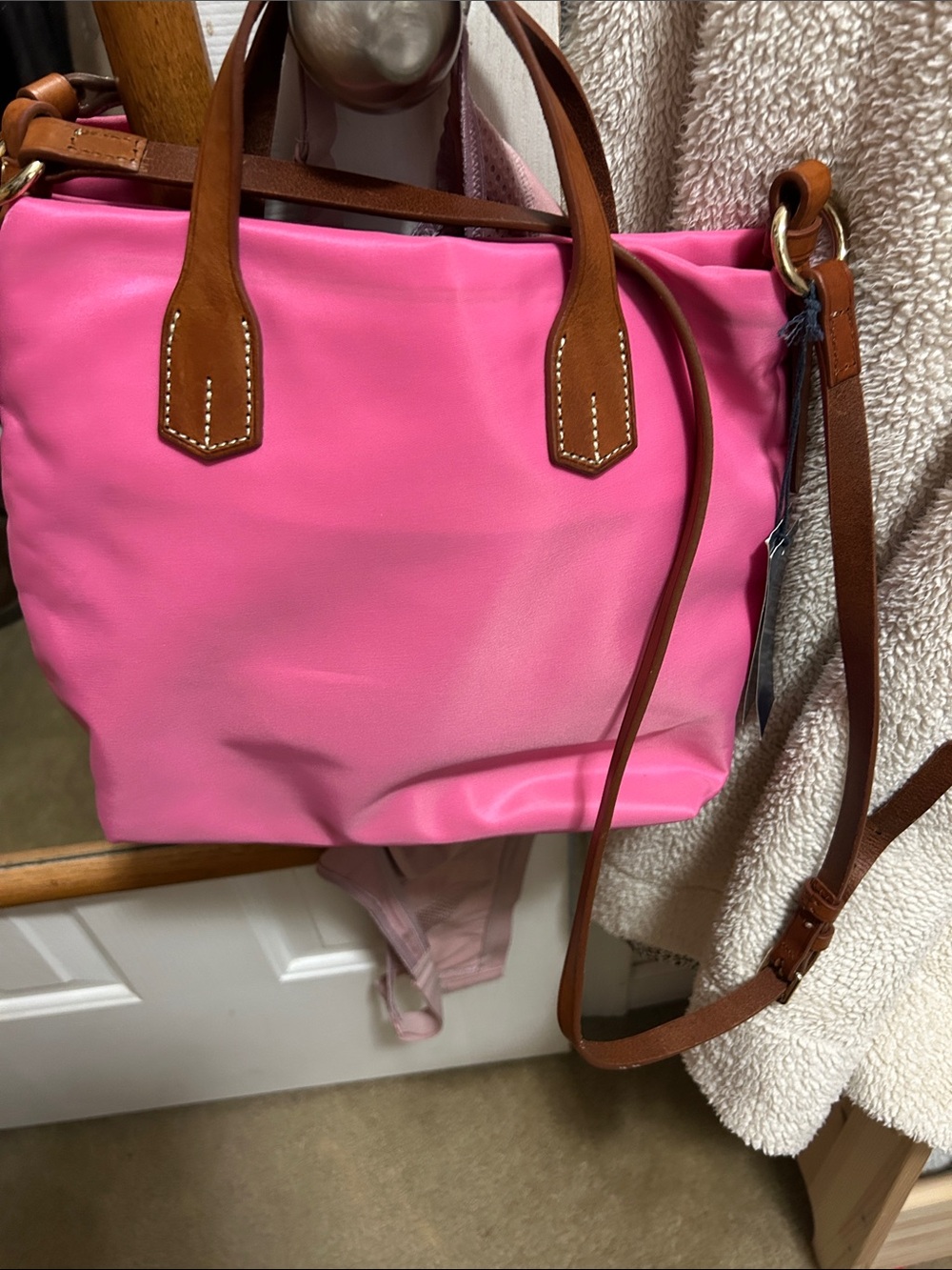 NWT Dooney & Bourke Pink Nylon Tote with Brown Leather Trim - Picture 4 of 7